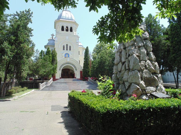 Biserica Ortodoxă ,,Sfinții Mihail şi Gavril” Turda
