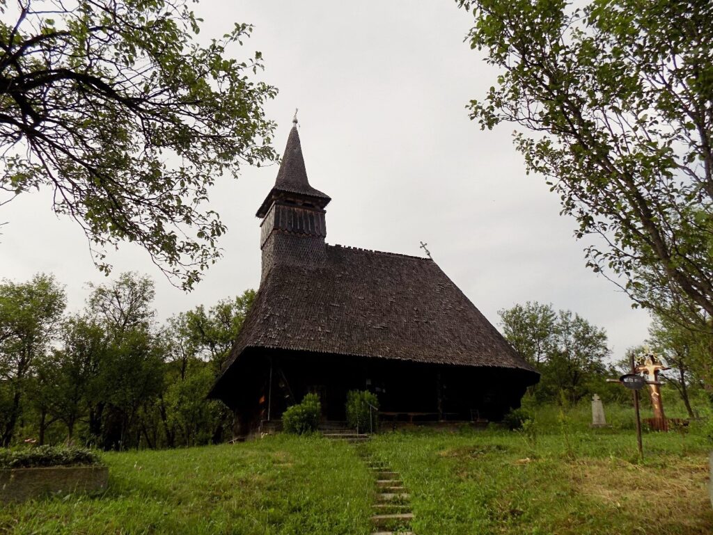 Bisericute din lemn - Biserica ,,Sfinții Arhangheli” din Sic